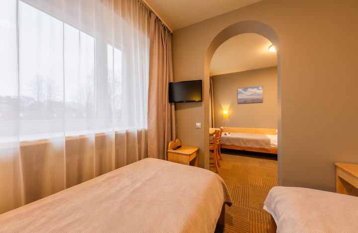 Trīsvietīgs Klasisks numurs